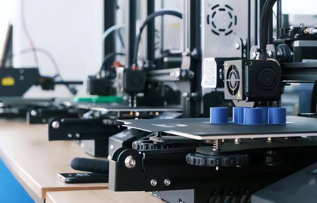 国内套现7个亿后,她露出了身后的美国国旗 国内套现7个亿后,她露出了身后的美国国旗