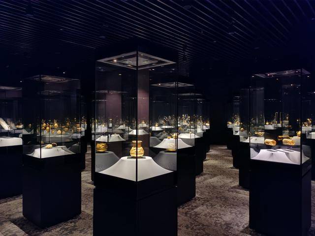 陈丽华的紫檀博物馆,1根木头换北京一套房 陈丽华的紫檀博物馆,1根木头换北京一套房