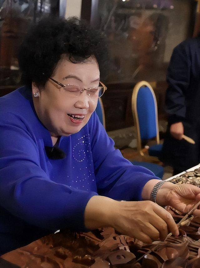 陈丽华的紫檀博物馆,1根木头换北京一套房 陈丽华的紫檀博物馆,1根木头换北京一套房