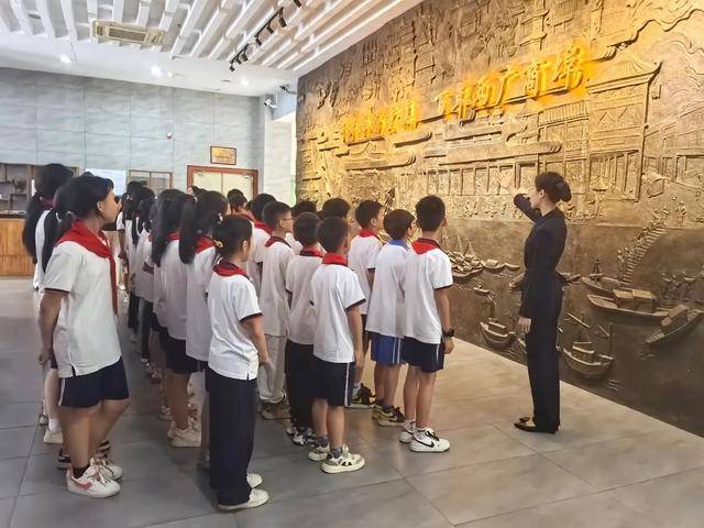 陈丽华的紫檀博物馆,1根木头换北京一套房 陈丽华的紫檀博物馆,1根木头换北京一套房