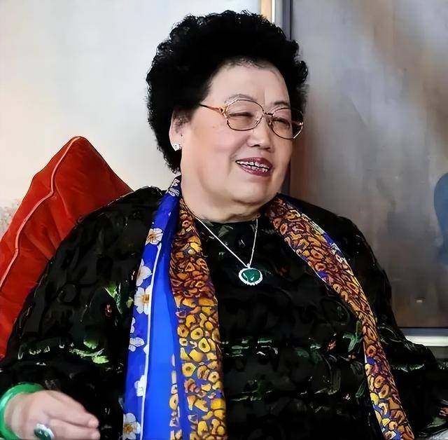 陈丽华的紫檀博物馆,1根木头换北京一套房 陈丽华的紫檀博物馆,1根木头换北京一套房