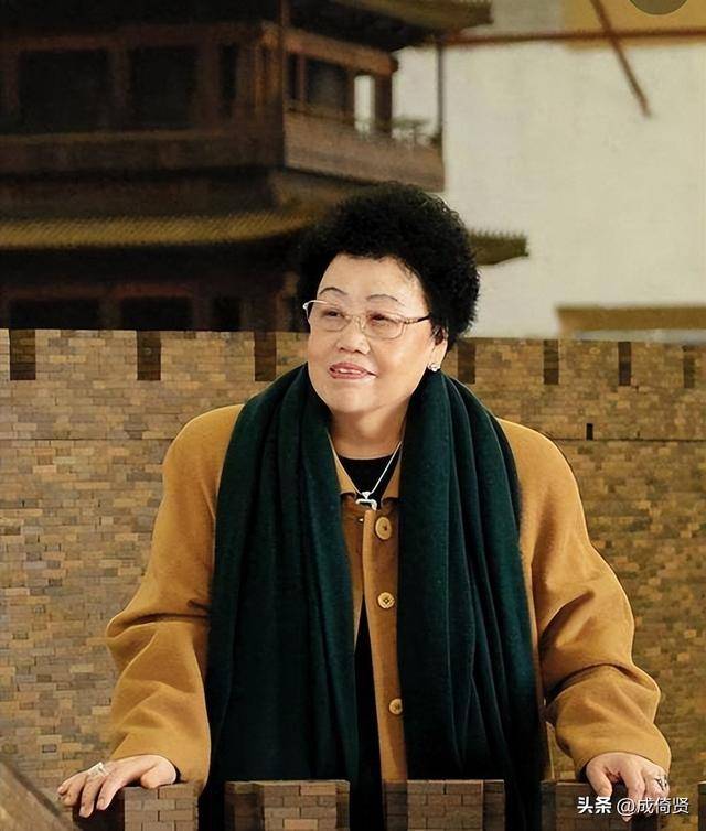 陈丽华亲儿当总裁,养女掌大权,女儿守大厂 陈丽华亲儿当总裁,养女掌大权,女儿守大厂