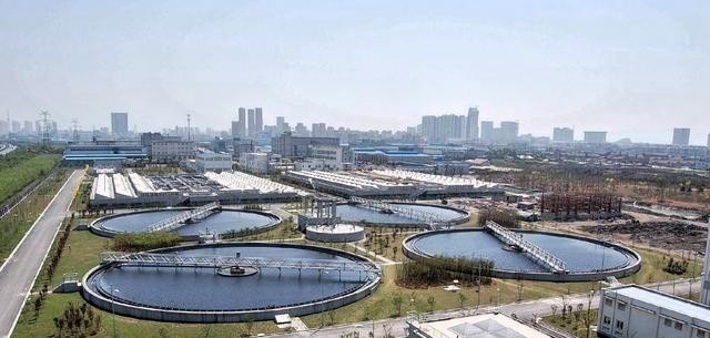 北京每天5700吨粪便 根本没运出五环 北京每天5700吨粪便 根本没运出五环