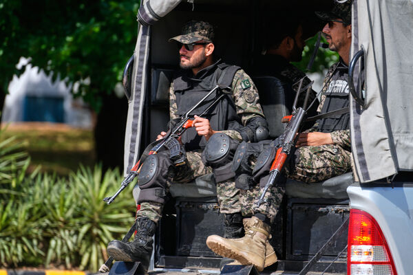 美伊谈判将登场 巴国首都万人维安 高度戒备 美伊谈判将登场 巴国首都万人维安 高度戒备