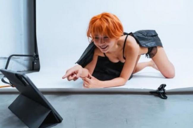 她揭“AV春药”真相 千万网友朝圣 她揭“AV春药”真相 千万网友朝圣