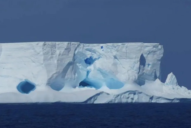 中国卫星全程直击 全球最大冰山彻底崩解 中国卫星全程直击 全球最大冰山彻底崩解