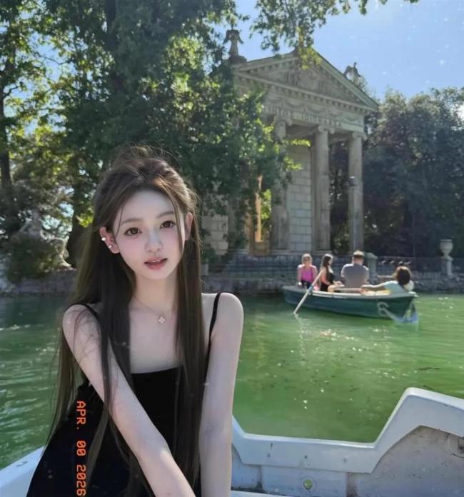 王思聪带三个美女韩国吃饭被偶遇,头发稀疏 王思聪带三个美女韩国吃饭被偶遇,头发稀疏