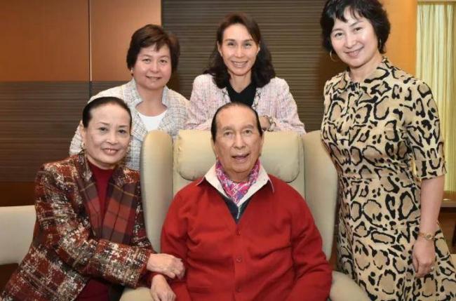 信德集团总裁、赌王女儿何超蕸离世 病因被曝 信德集团总裁、赌王女儿何超蕸离世 病因被曝