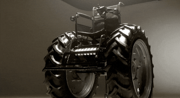 离谱到炸裂!1.5米巨型大轮的“怪兽轮椅”来了 离谱到炸裂!1.5米巨型大轮的“怪兽轮椅”来了