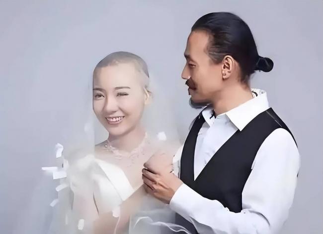 2011年全裸接受采访的那位人大女生,如今怎样 2011年全裸接受采访的那位人大女生,如今怎样