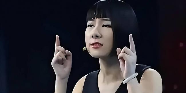 2011年全裸接受采访的那位人大女生,如今怎样 2011年全裸接受采访的那位人大女生,如今怎样