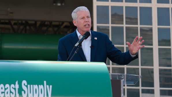 盛赞川普后 美国能源部长“这句话”引爆舆论 盛赞川普后 美国能源部长“这句话”引爆舆论