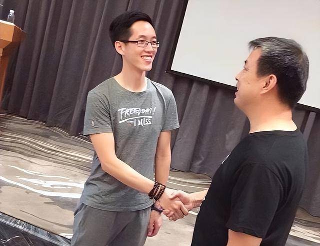 许家印被捕当天 私募大佬离世仅38岁 死因不明 许家印被捕当天 私募大佬离世仅38岁 死因不明