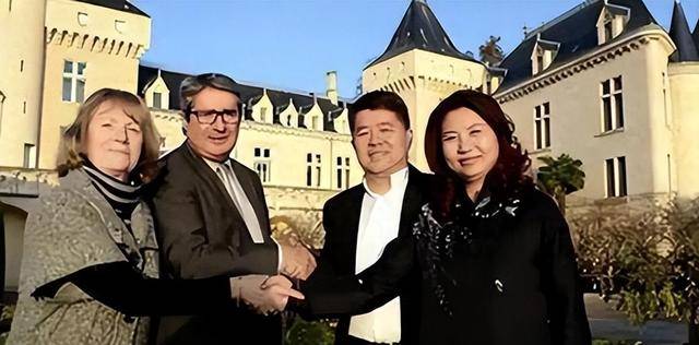 中国富豪强拆佛寺建会所,三年后与儿异国坠机亡 中国富豪强拆佛寺建会所,三年后与儿异国坠机亡