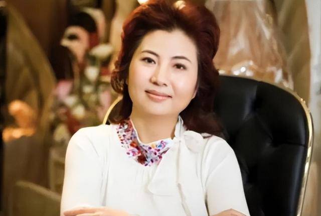 中国富豪强拆佛寺建会所,三年后与儿异国坠机亡 中国富豪强拆佛寺建会所,三年后与儿异国坠机亡