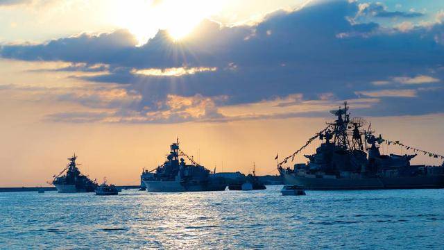 15艘美国军舰一字排开,伊朗立马崩了 15艘美国军舰一字排开,伊朗立马崩了