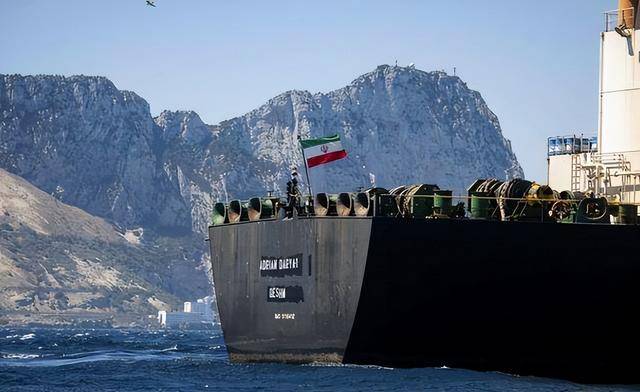 伊朗10艘船被拦截!美军完全控制海峡 伊朗10艘船被拦截!美军完全控制海峡