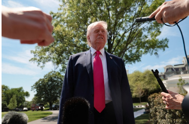 伊朗宣布海峡开放! 油价暴跌 美股上扬 伊朗宣布海峡开放! 油价暴跌 美股上扬