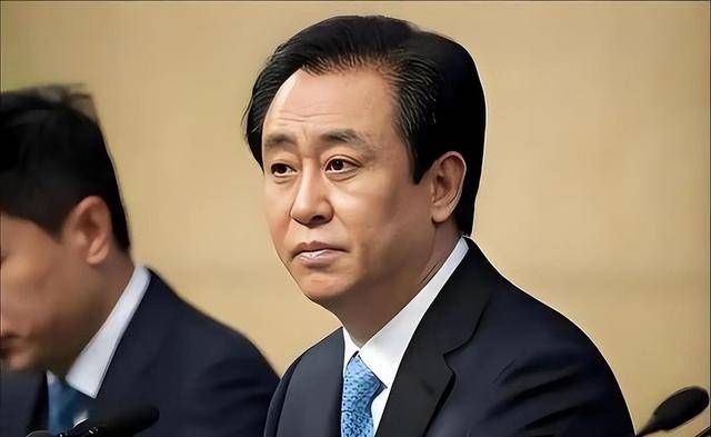 公开认罪后,人民日报对许家印称呼变了 公开认罪后,人民日报对许家印称呼变了