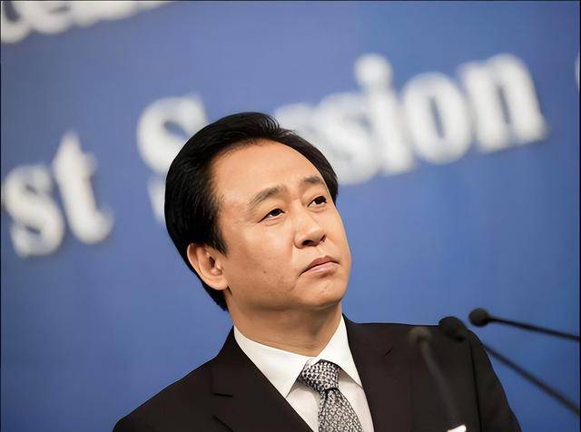 公开认罪后,人民日报对许家印称呼变了 公开认罪后,人民日报对许家印称呼变了