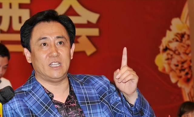 公开认罪后,人民日报对许家印称呼变了 公开认罪后,人民日报对许家印称呼变了