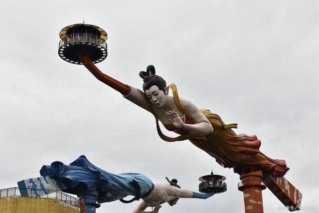 中国十大奇葩建筑:佛跳墙一天被拆,大夜壶上榜 中国十大奇葩建筑:佛跳墙一天被拆,大夜壶上榜