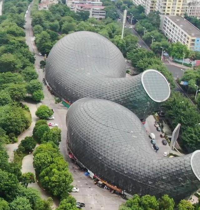 中国十大奇葩建筑:佛跳墙一天被拆,大夜壶上榜 中国十大奇葩建筑:佛跳墙一天被拆,大夜壶上榜