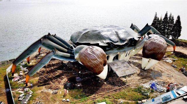 中国十大奇葩建筑:佛跳墙一天被拆,大夜壶上榜 中国十大奇葩建筑:佛跳墙一天被拆,大夜壶上榜