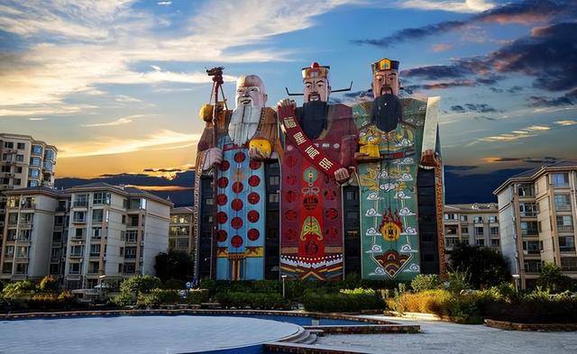 中国十大奇葩建筑:佛跳墙一天被拆,大夜壶上榜 中国十大奇葩建筑:佛跳墙一天被拆,大夜壶上榜