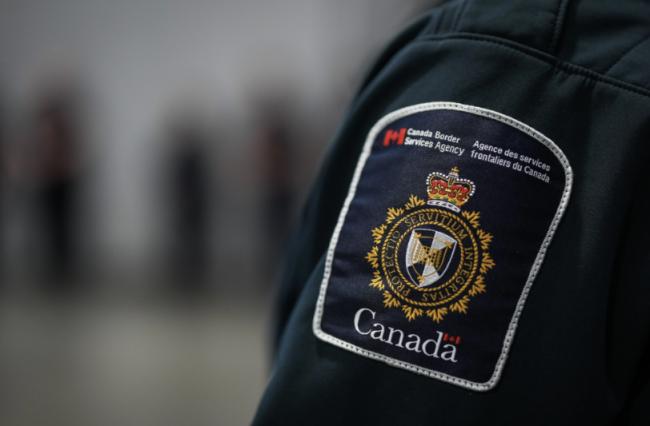 CBSA高级官员兼职地产经纪 泄机密 狂赚外快 CBSA高级官员兼职地产经纪 泄机密 狂赚外快