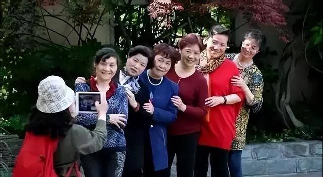 2026年一个怪现象:养儿家庭,开始躺平了 2026年一个怪现象:养儿家庭,开始躺平了