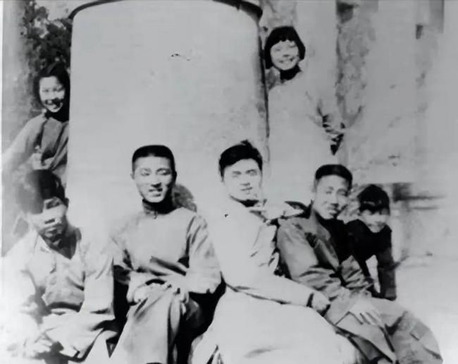 朱自清长子被执行死刑33年后,换来四个字 朱自清长子被执行死刑33年后,换来四个字