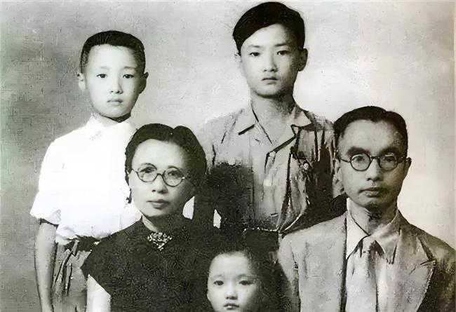 朱自清长子被执行死刑33年后,换来四个字 朱自清长子被执行死刑33年后,换来四个字