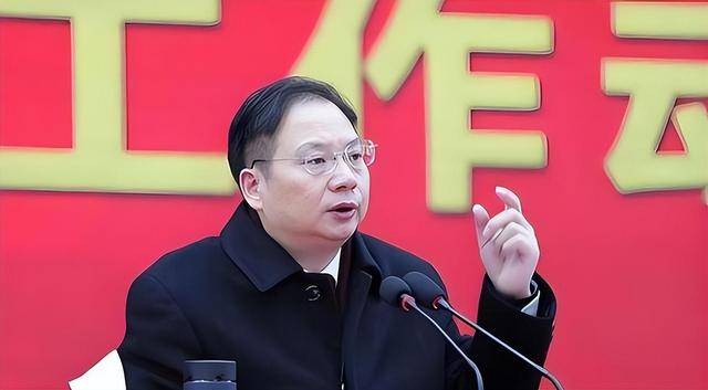 许家印认罪后,恒大前美女高管曝惊人内幕 许家印认罪后,恒大前美女高管曝惊人内幕