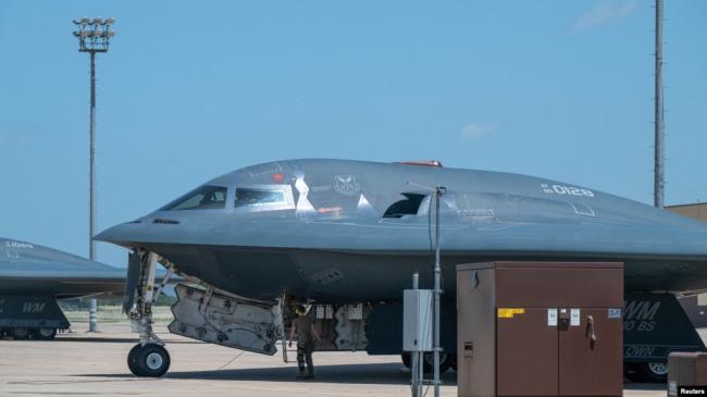 一名中国公民承认非法拍摄美空军基地及重要军事装备 一名中国公民承认非法拍摄美空军基地及重要军事装备