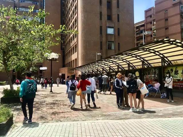 2032年,中国高校将迎毁灭式峰值时刻 2032年,中国高校将迎毁灭式峰值时刻