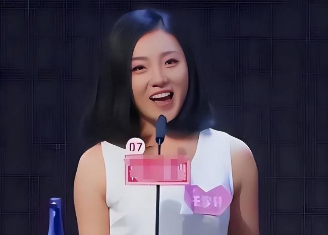 她在“非诚勿扰”上站五年,爆灯无数却不牵手 她在“非诚勿扰”上站五年,爆灯无数却不牵手