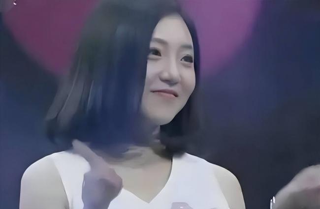 她在“非诚勿扰”上站五年,爆灯无数却不牵手 她在“非诚勿扰”上站五年,爆灯无数却不牵手