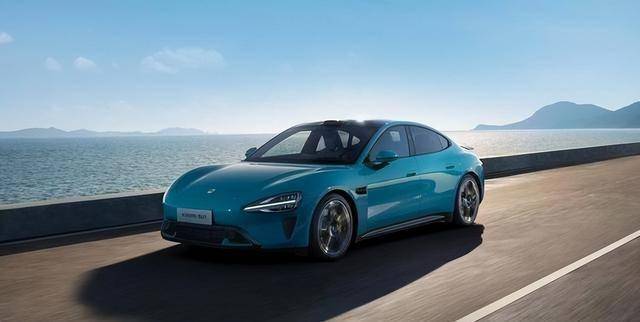 开油车的笑了,开电车的慌了?2026油电新政实锤 开油车的笑了,开电车的慌了?2026油电新政实锤