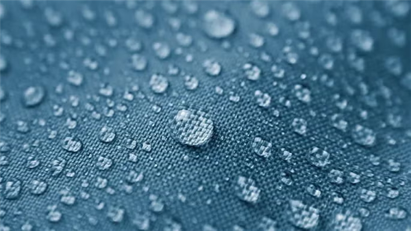 你身上的冲锋衣,可能正在毒害全人类 你身上的冲锋衣,可能正在毒害全人类