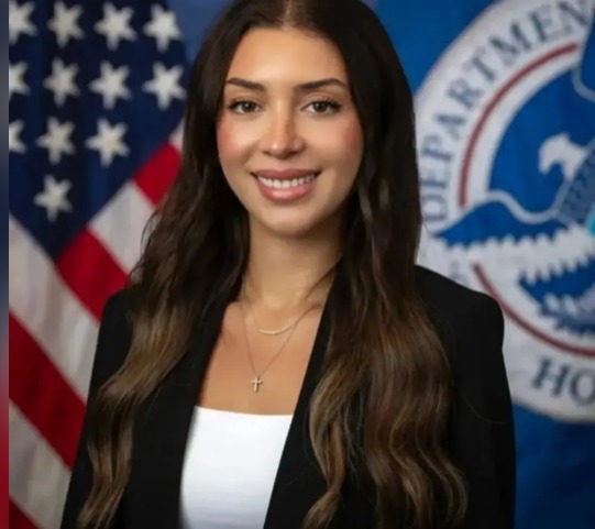 美国国土安全部女高官爆被人包养 遭停职 美国国土安全部女高官爆被人包养 遭停职