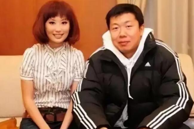 他一婚娶大3岁司令女儿 二婚娶小13岁娇妻 他一婚娶大3岁司令女儿 二婚娶小13岁娇妻