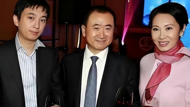 王健林妻子被扒底朝天 怪不得王思聪能逍遥国外 王健林妻子被扒底朝天 怪不得王思聪能逍遥国外