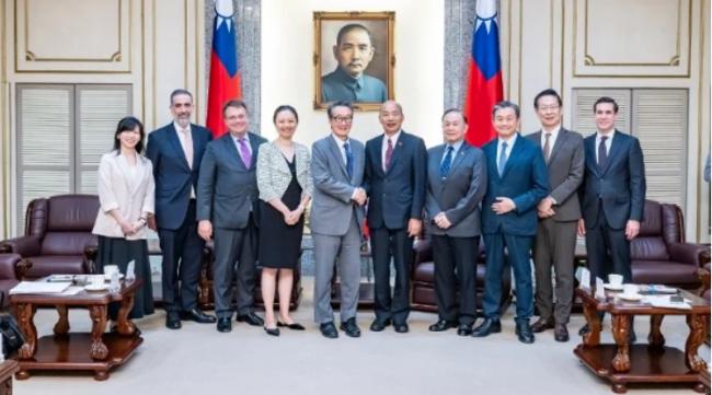 美高层当面警告韩国瑜!蓝白卖台删4字 美高层当面警告韩国瑜!蓝白卖台删4字