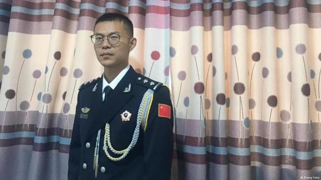 逃离中国的前警察:他失去了祖国,却找回了灵魂 逃离中国的前警察:他失去了祖国,却找回了灵魂