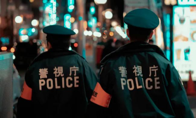 42岁中国男子日本性骚14名年长男性…妻回应傻眼 42岁中国男子日本性骚14名年长男性…妻回应傻眼