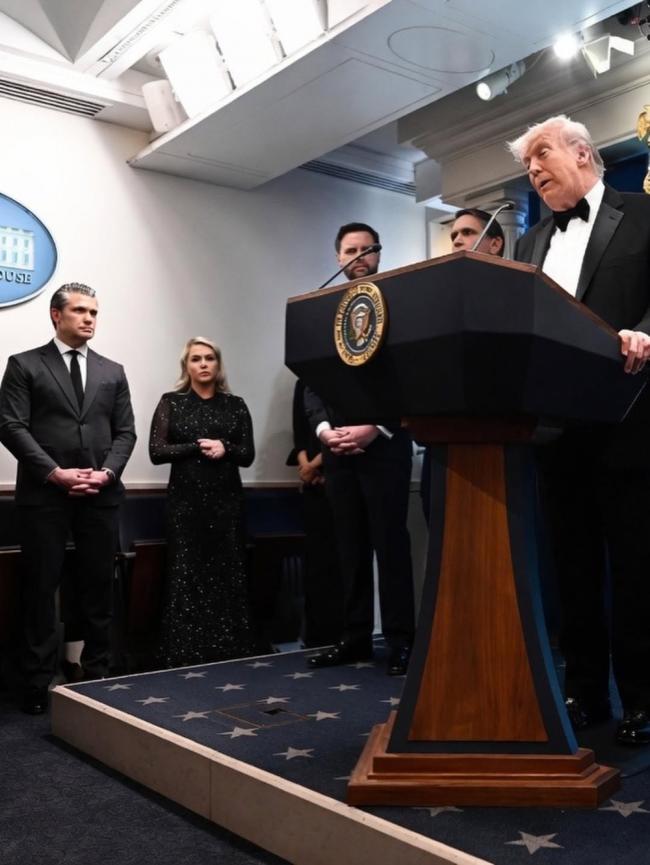 川普遭遇枪击后...白宫发言人晒多张幕后照 川普遭遇枪击后...白宫发言人晒多张幕后照