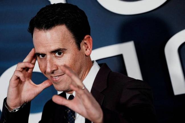 闻枪响 “读心师”惊恐趴地与川普四目相对 闻枪响 “读心师”惊恐趴地与川普四目相对