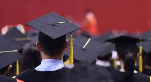 光环碎了一地?当53万海归遇上1222万毕业生 光环碎了一地?当53万海归遇上1222万毕业生