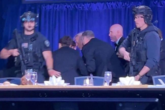 枪击现场读心师对视川普2秒 还原他真实反应 枪击现场读心师对视川普2秒 还原他真实反应